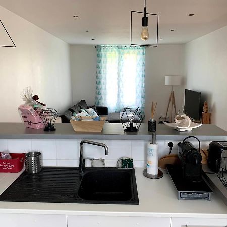 Appartement Cosy à quelques minutes du Centre Châlons-en-Champagne Esterno foto