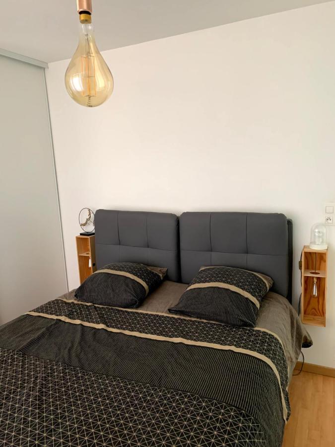 Appartement Cosy à quelques minutes du Centre Châlons-en-Champagne Esterno foto