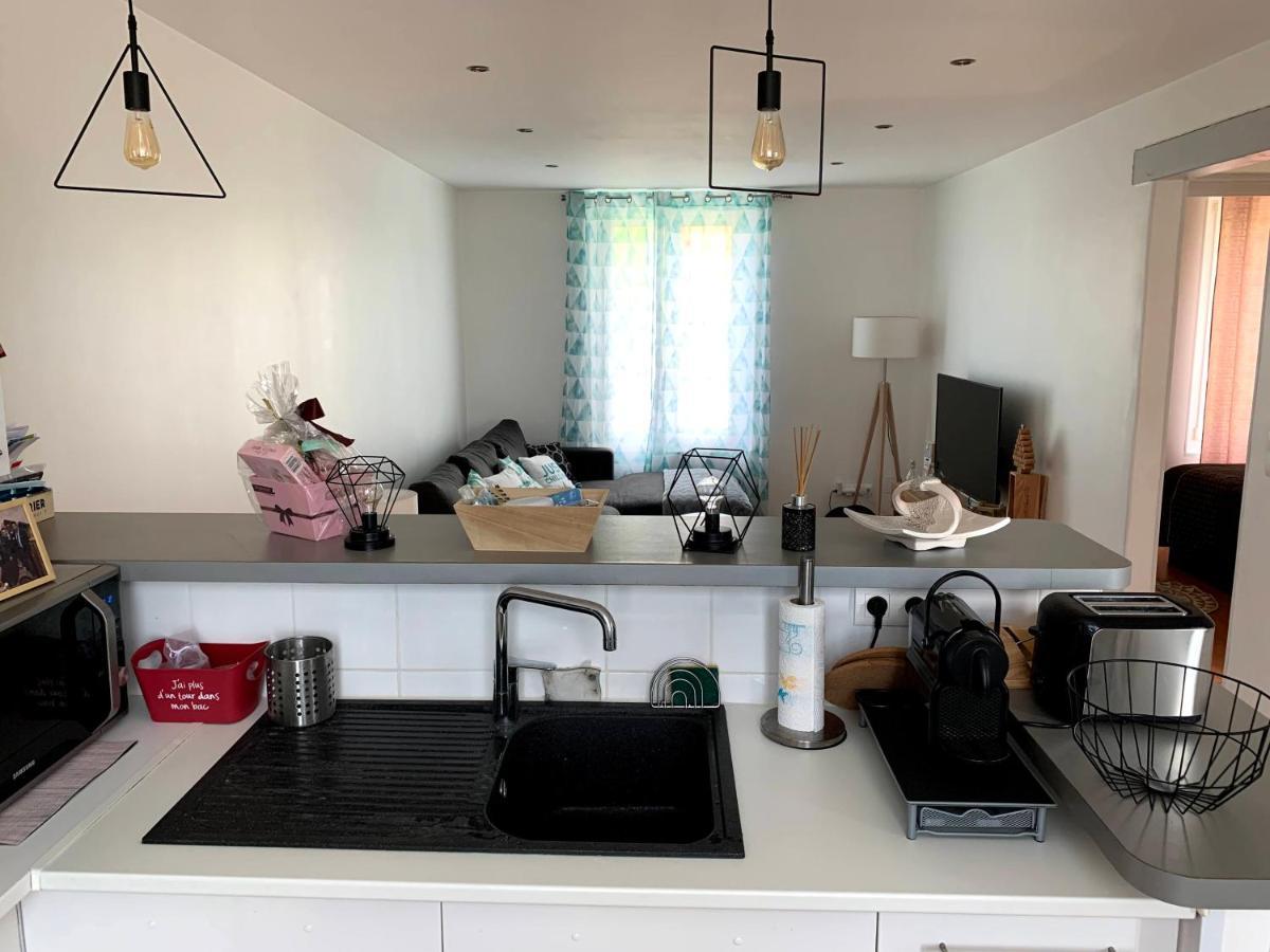 Appartement Cosy à quelques minutes du Centre Châlons-en-Champagne Esterno foto